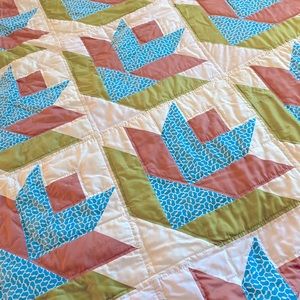 HANDMADE Vintage Quilt 80”x95”